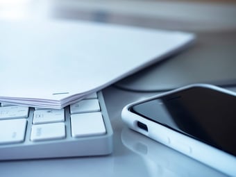 クラウドPBXの導入・運用費用は？コスト削減効果と注意点