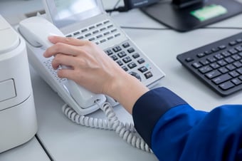 ビジネスフォンの基本的な使い方を解説！便利機能やよくある質問も紹介