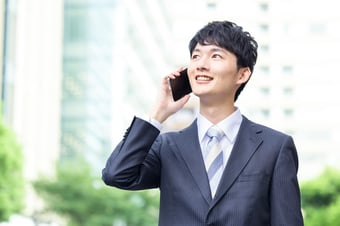 ビジネスフォンを携帯で使うには？スマホ連携・内線化の方法とメリットを解説
